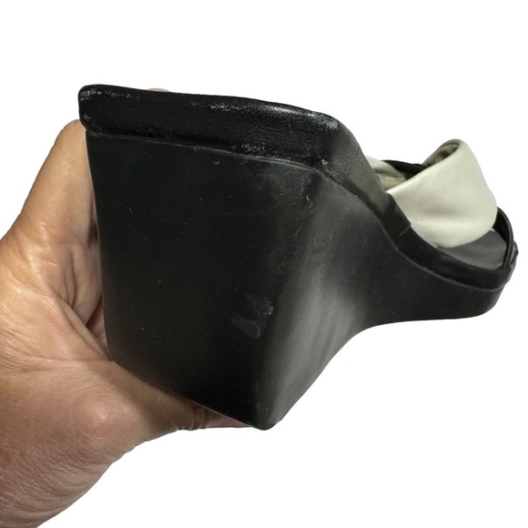 DKNY Donna Karen New York Camelia Leather Wedge Sandals , Size 10 - Picture 4 of 16